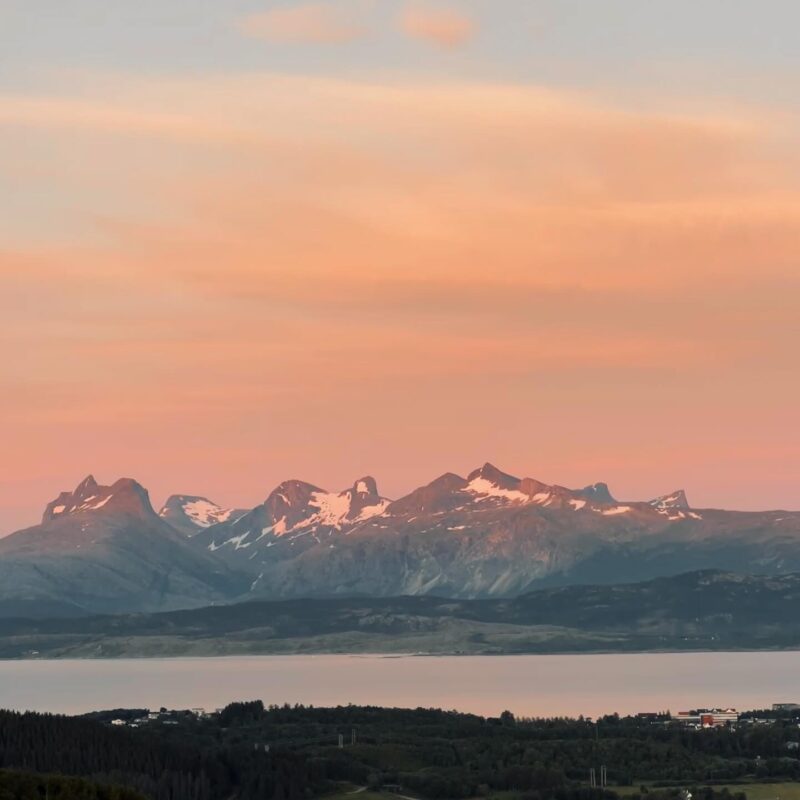 Bodø Midnattssol Norge Berg Sjö Sunset Sunrise Norway Summer